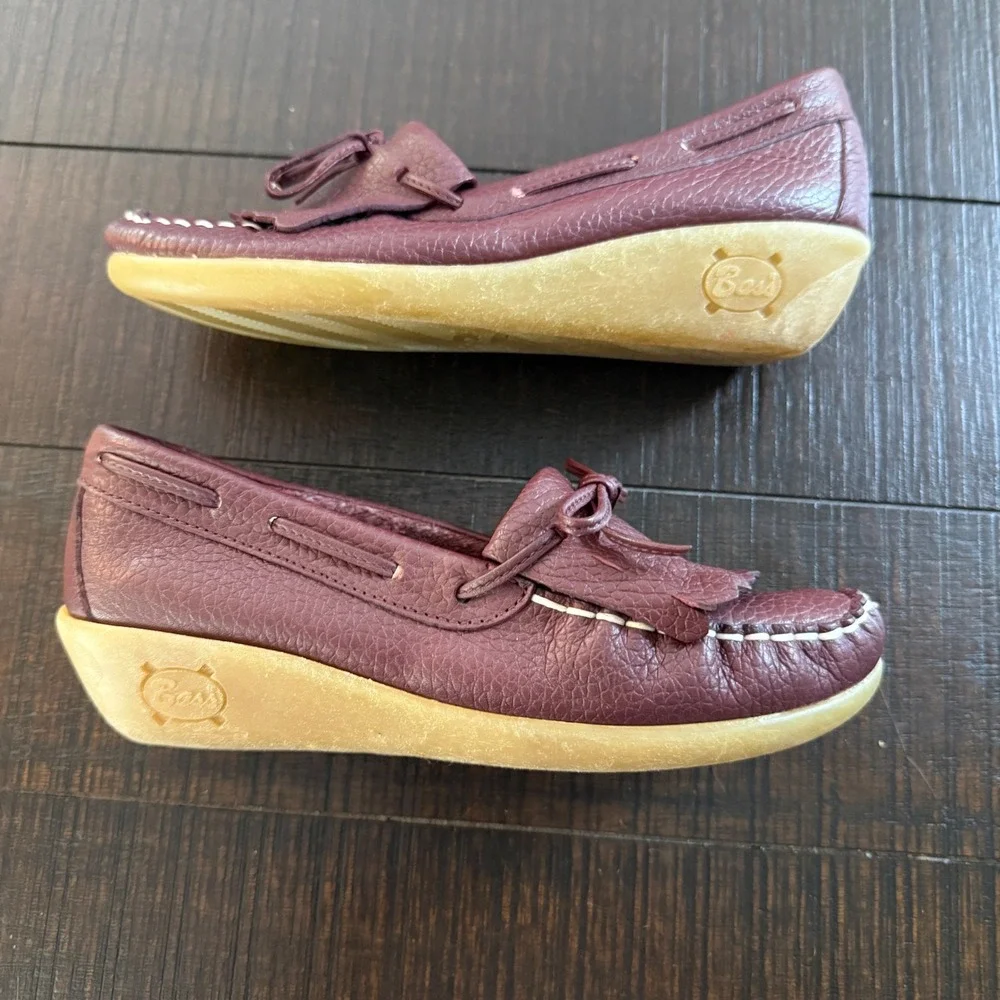 Vtg G.H. Bass Leather Kiltie Loafers 7 Fringe Bow Low Wedge Preppy Dark Academia